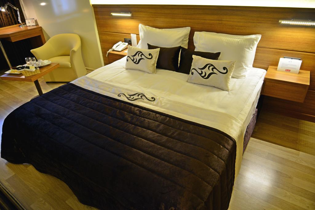 Aksan Hotel 伊兹密尔 外观 照片