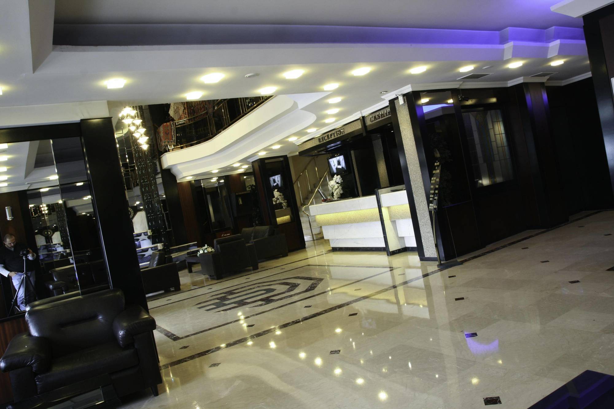 Aksan Hotel 伊兹密尔 外观 照片